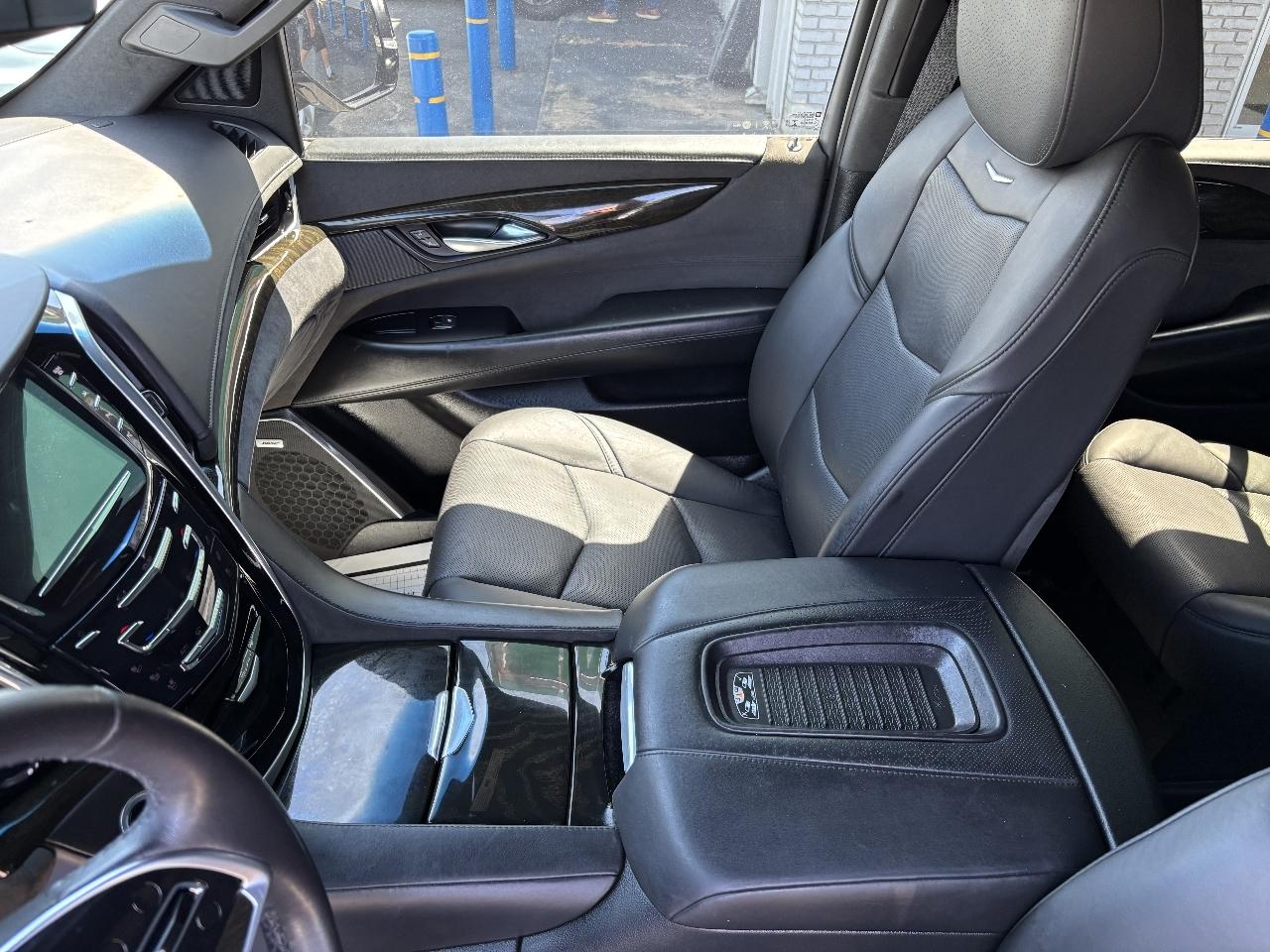 Cadillac Escalade ESV Platinum 4WD 2018
