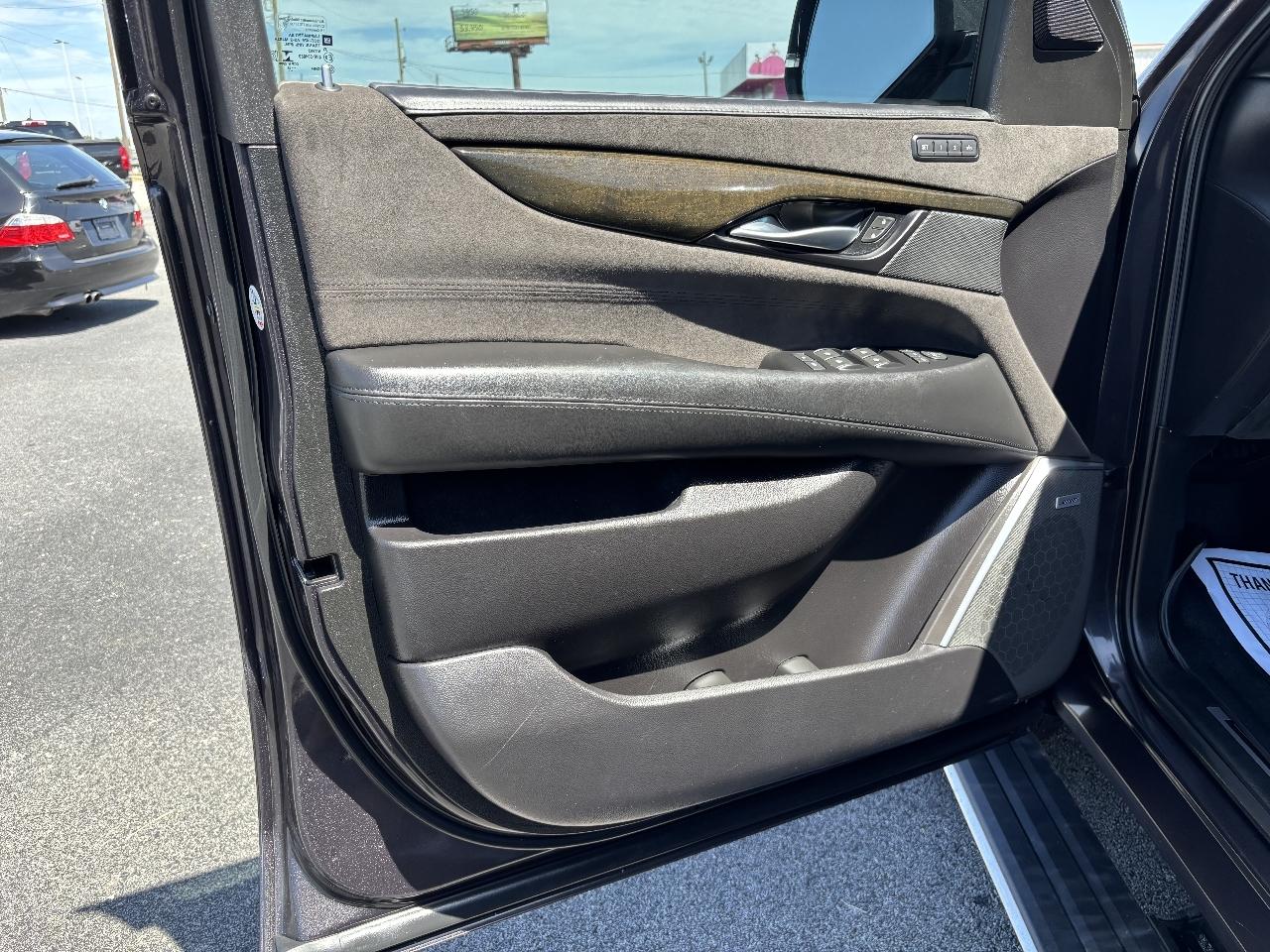 Cadillac Escalade ESV Platinum 4WD 2018