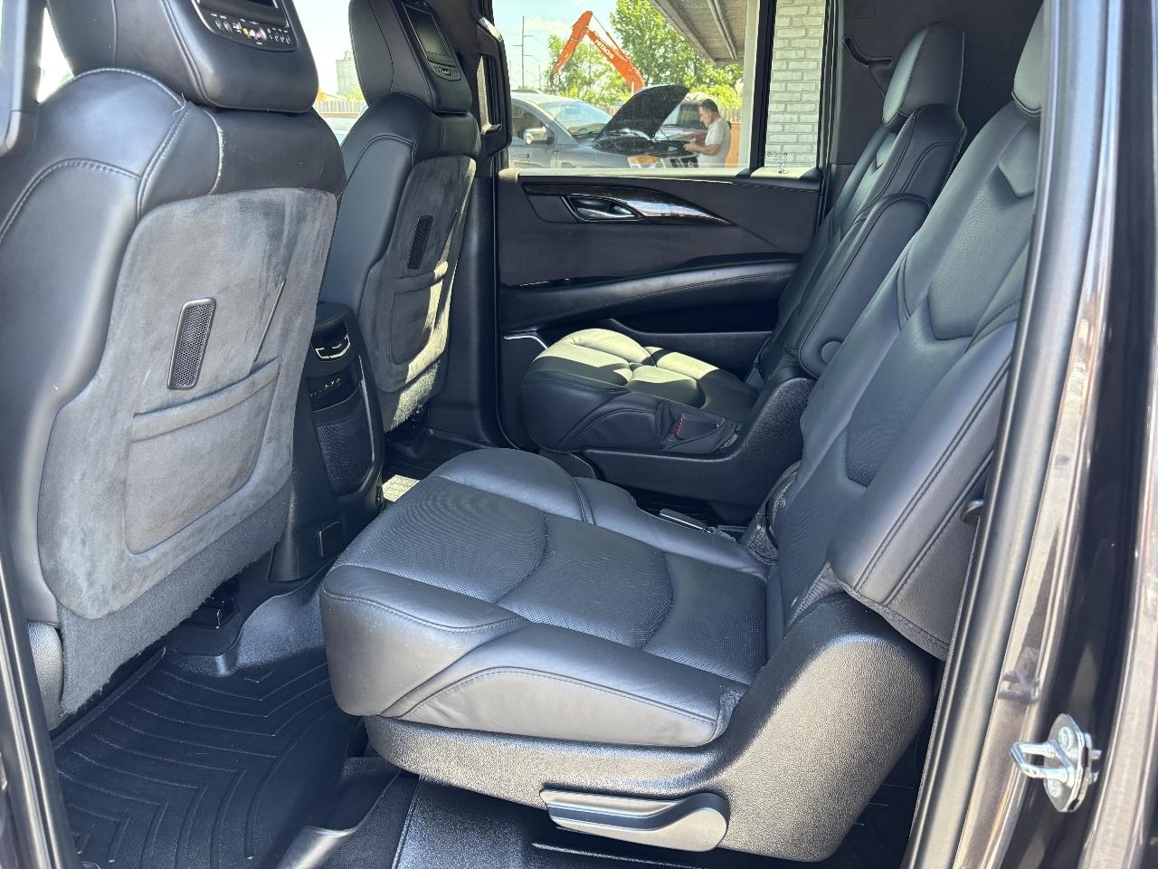 Cadillac Escalade ESV Platinum 4WD 2018