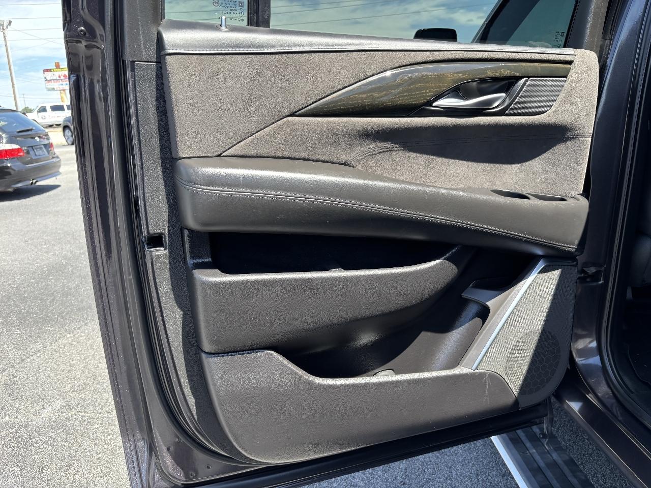Cadillac Escalade ESV Platinum 4WD 2018