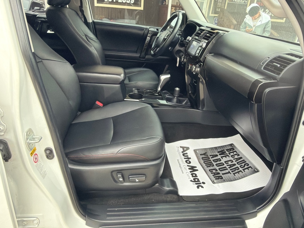 Toyota 4Runner SR5 4WD 2019