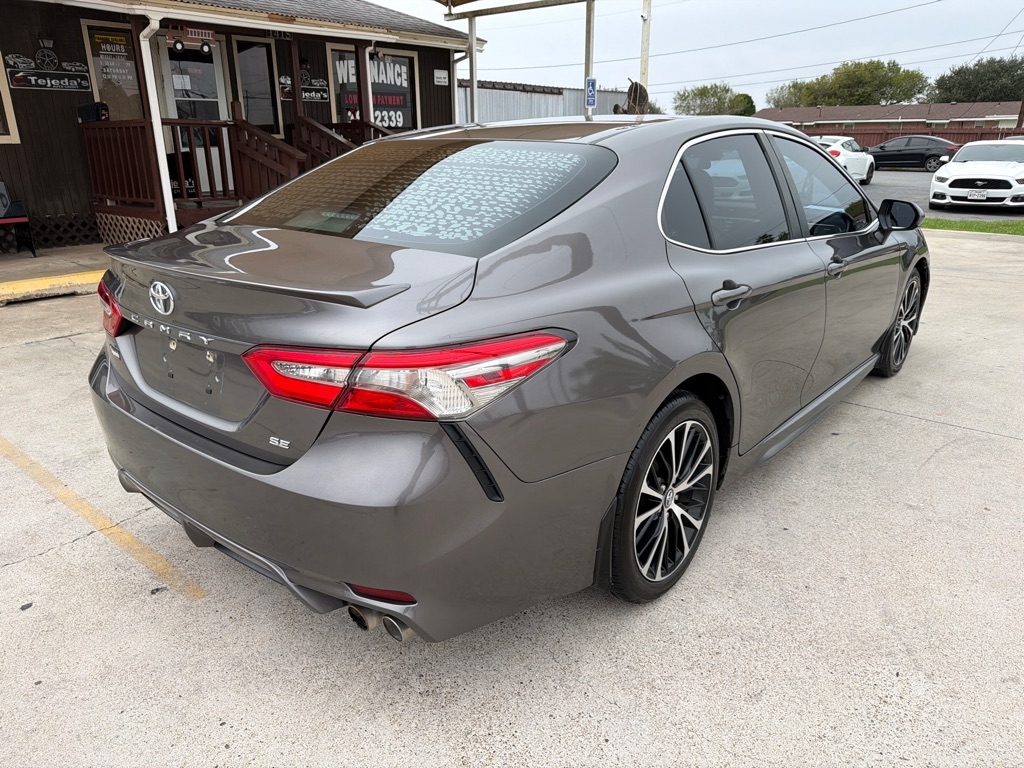 Toyota Camry SE 2018