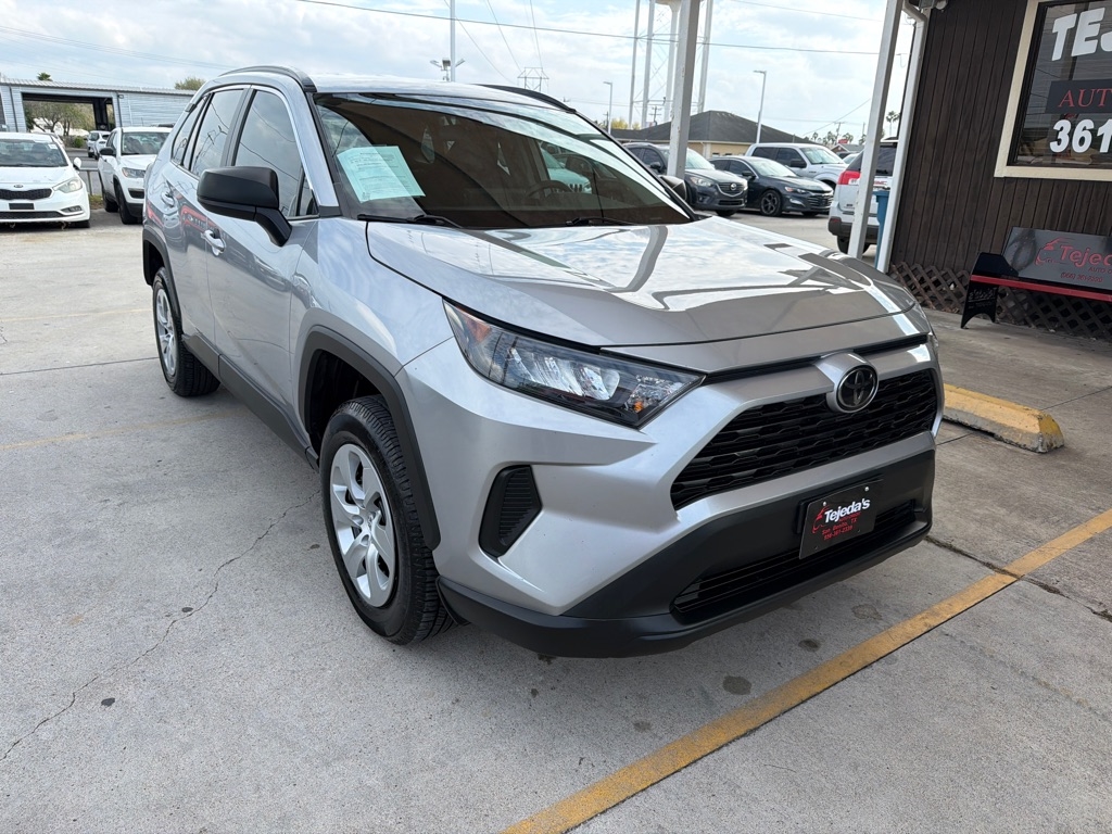 Toyota RAV4 LE 2019
