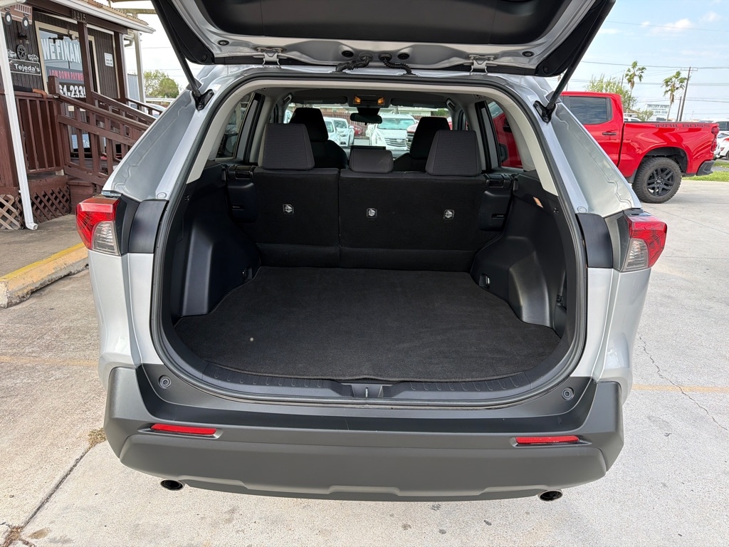 Toyota RAV4 LE 2019
