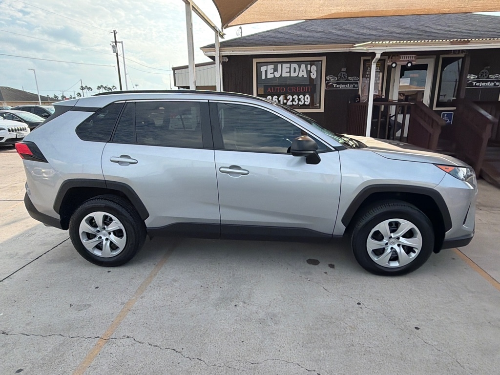 Toyota RAV4 LE 2019