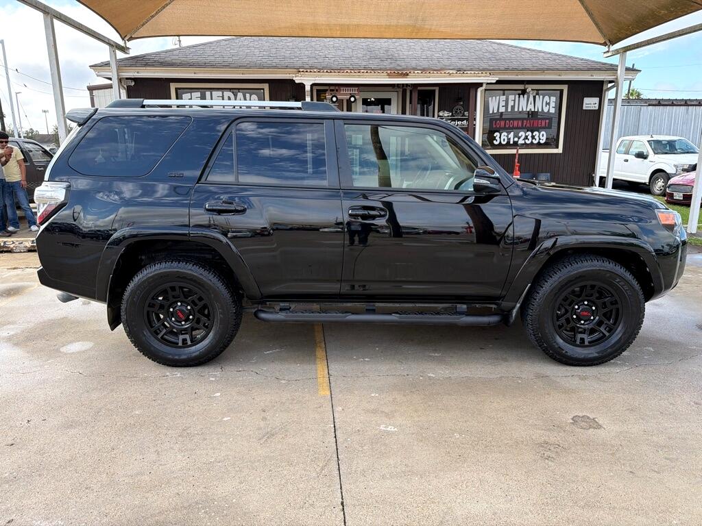 Toyota 4Runner SR5 2WD 2020