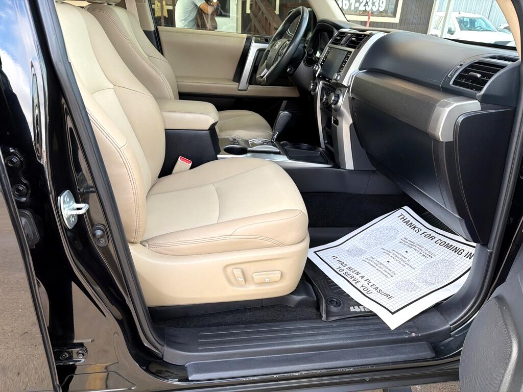 Toyota 4Runner SR5 2WD 2020