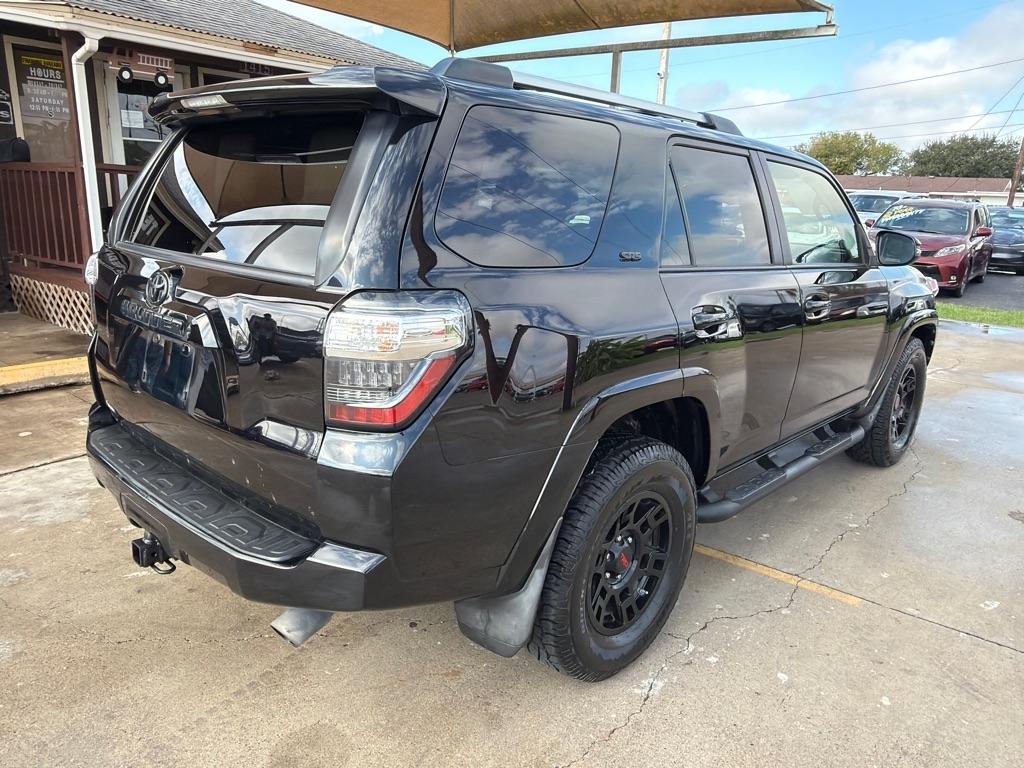 Toyota 4Runner SR5 2WD 2020