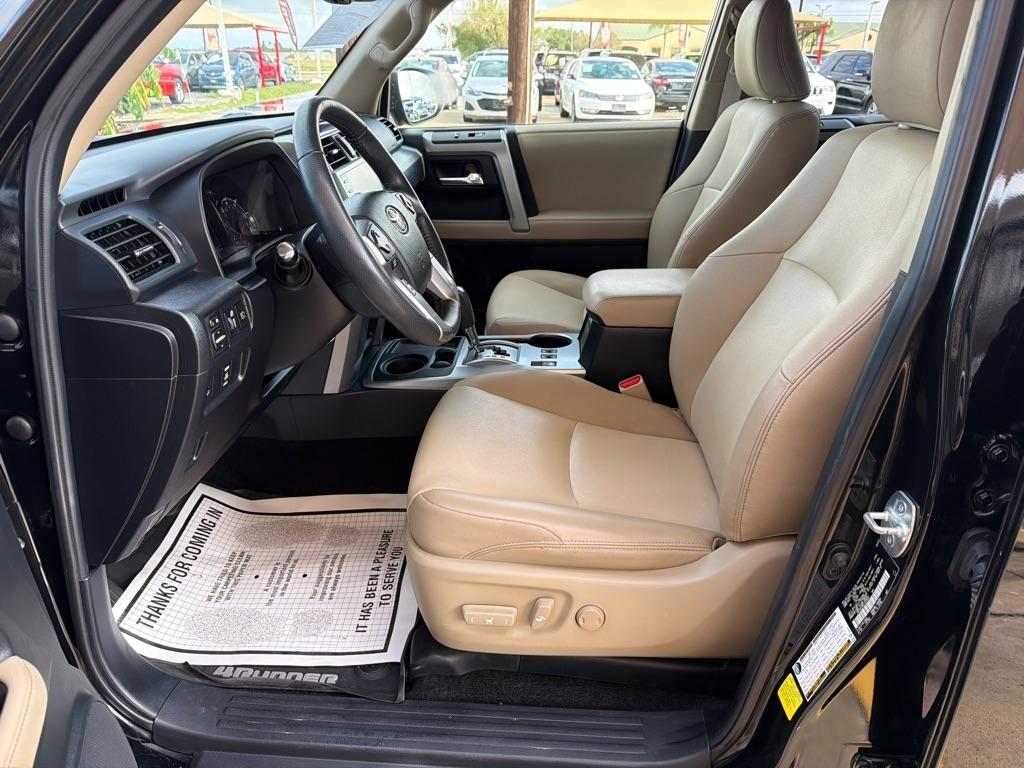 Toyota 4Runner SR5 2WD 2020