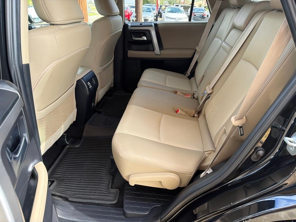 Toyota 4Runner SR5 2WD 2020