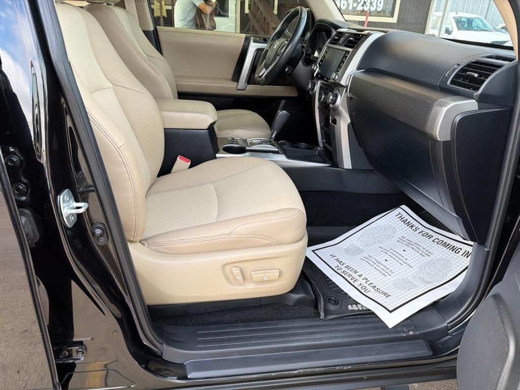 Toyota 4Runner SR5 2WD 2020