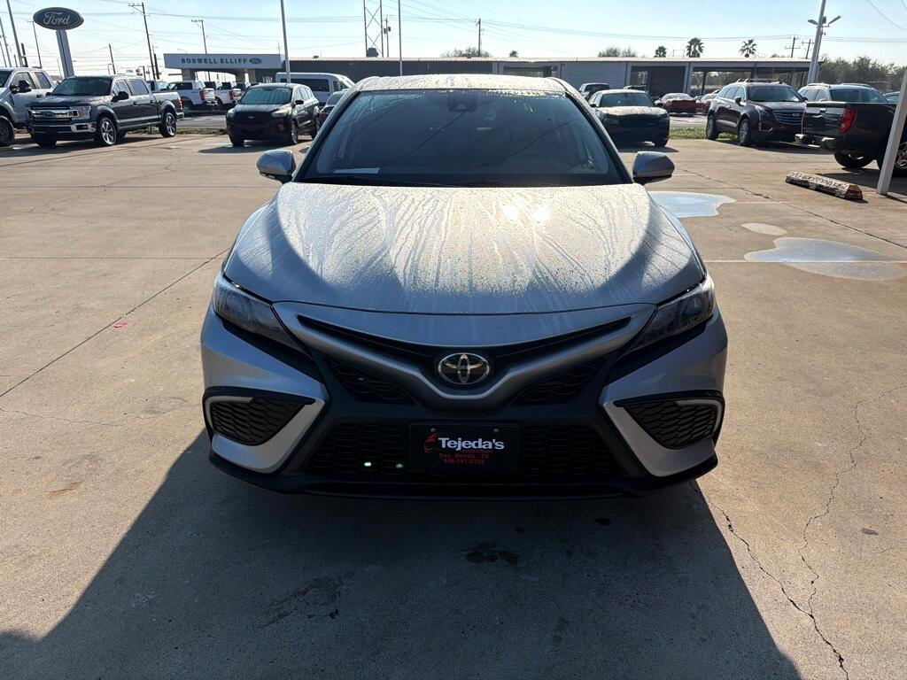 Toyota Camry SE 2022