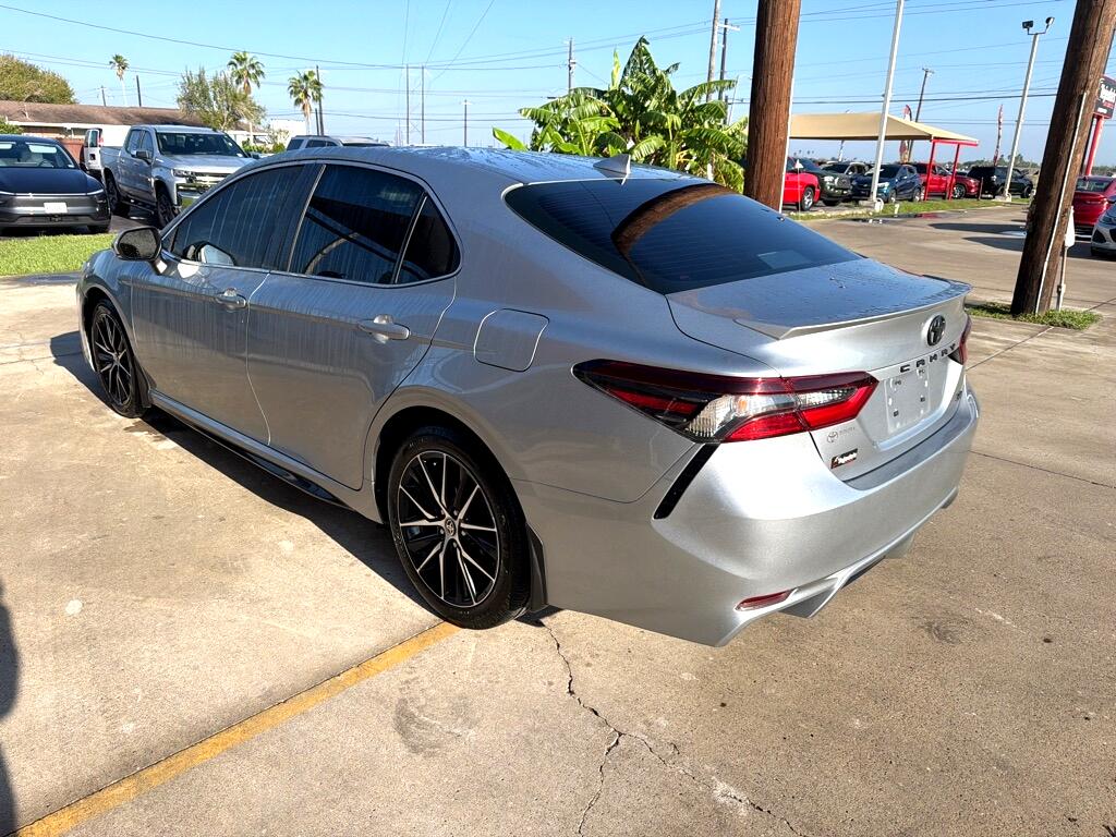 Toyota Camry SE 2022
