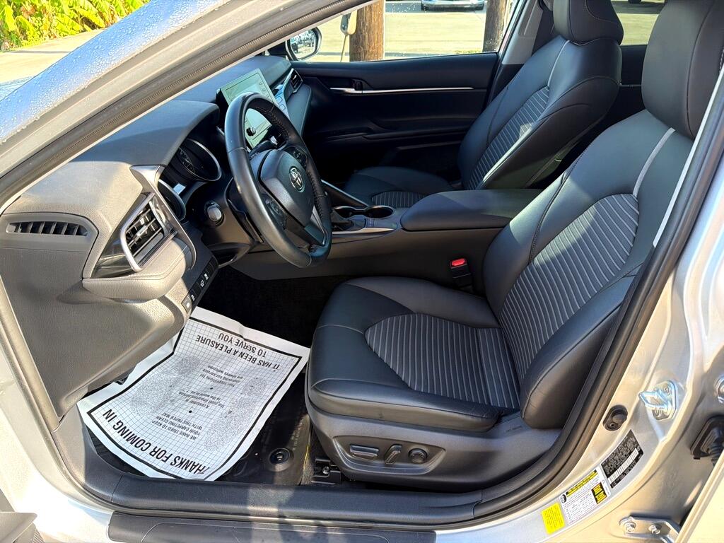 Toyota Camry SE 2022