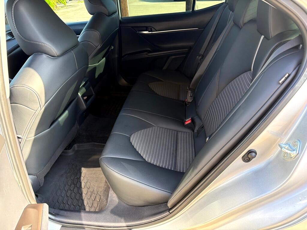 Toyota Camry SE 2022