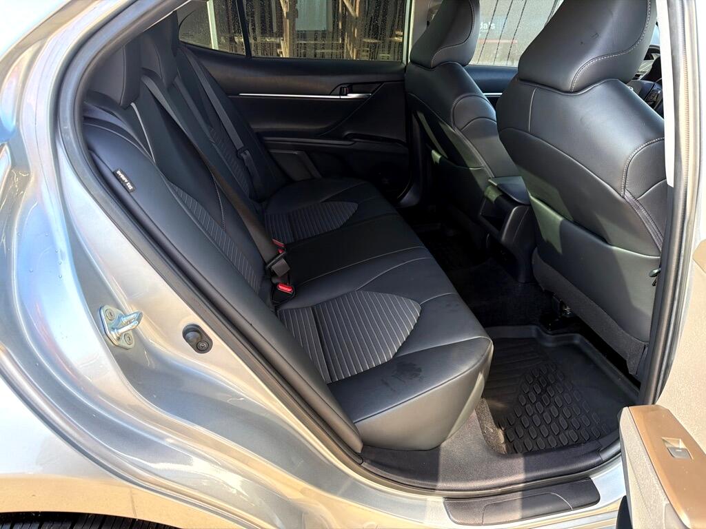 Toyota Camry SE 2022