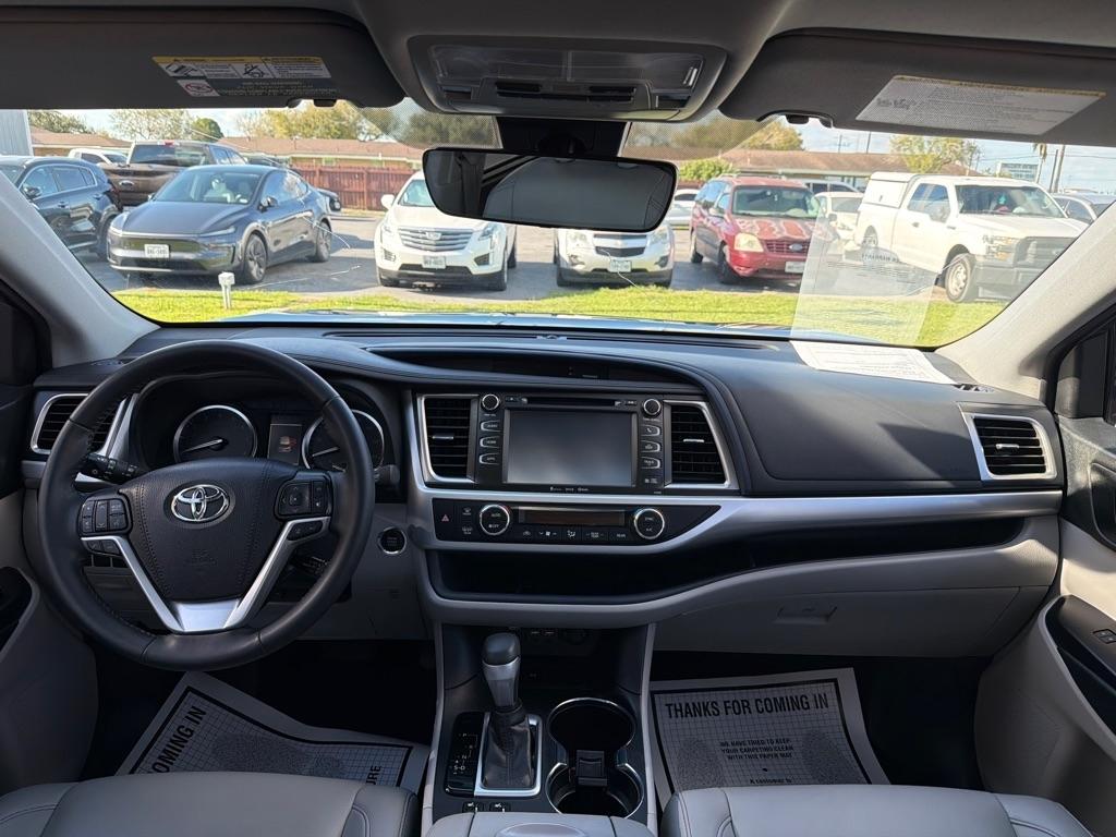 Toyota Highlander SE FWD V6 2019