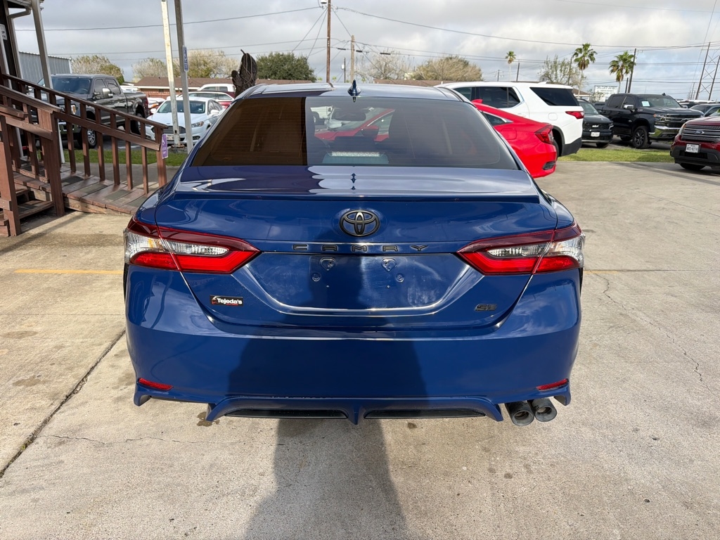 Toyota Camry SE 2023