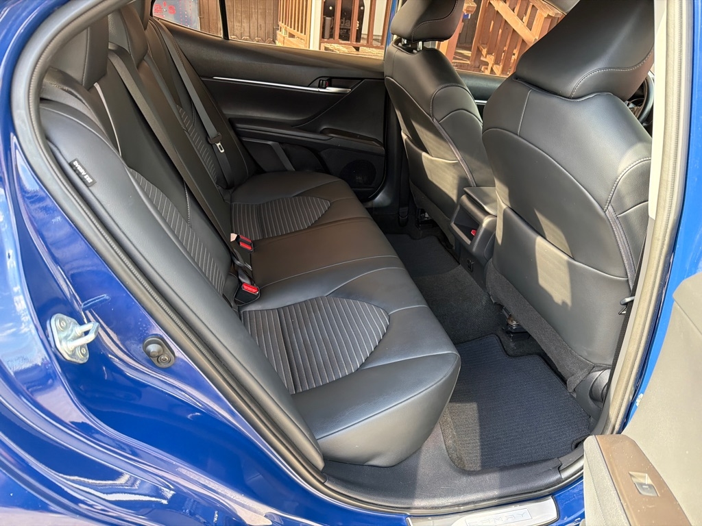 Toyota Camry SE 2023