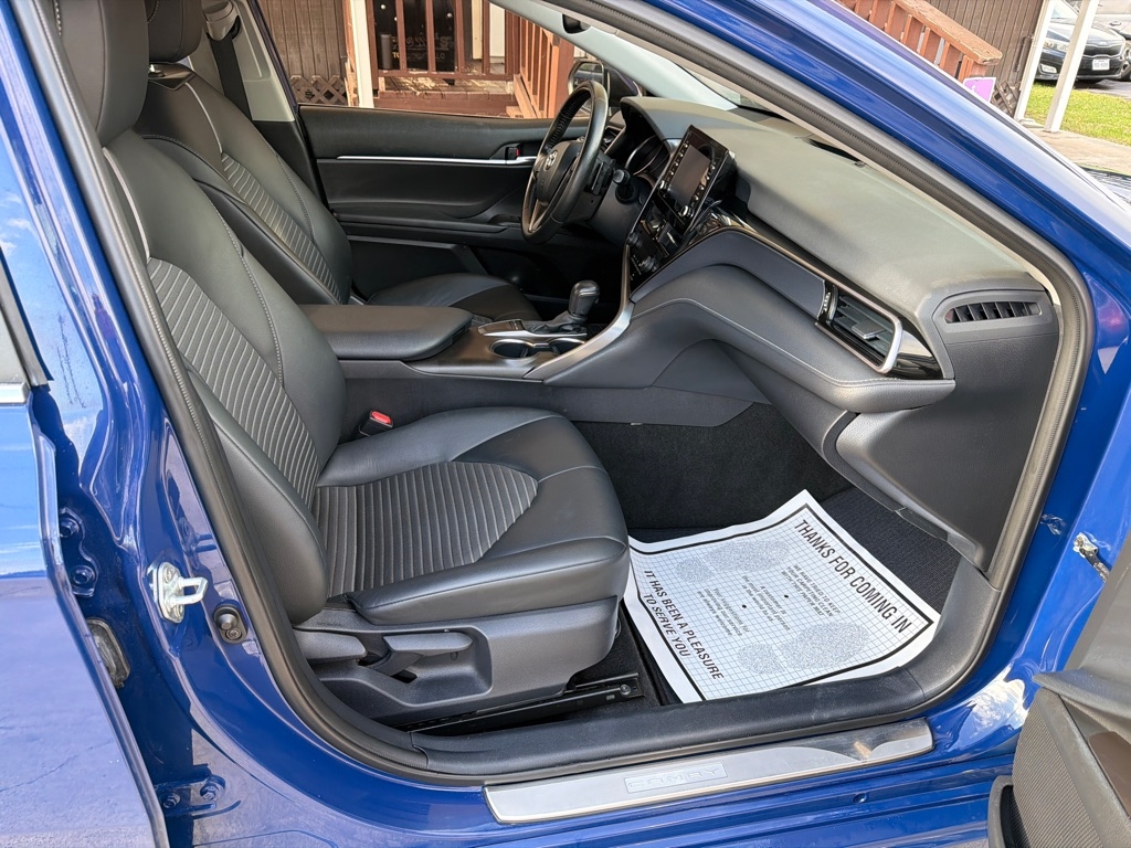 Toyota Camry SE 2023