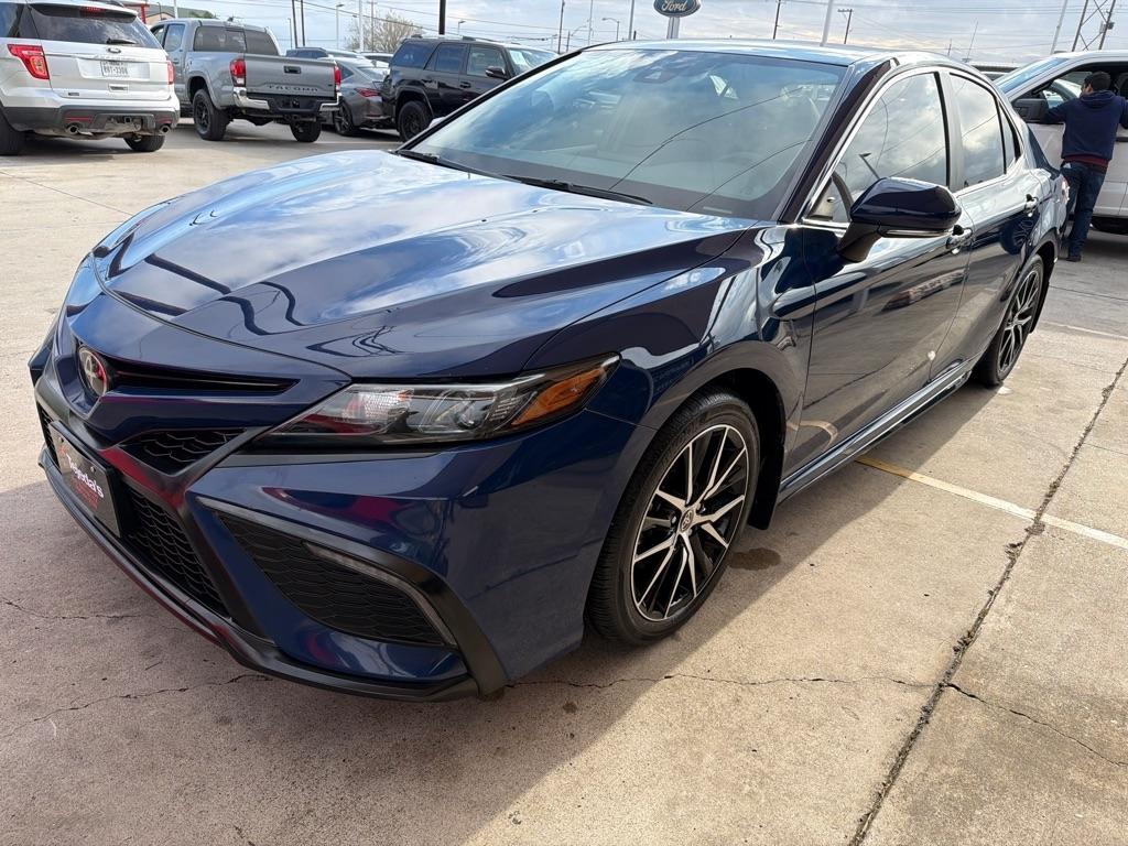 Toyota Camry SE 2023