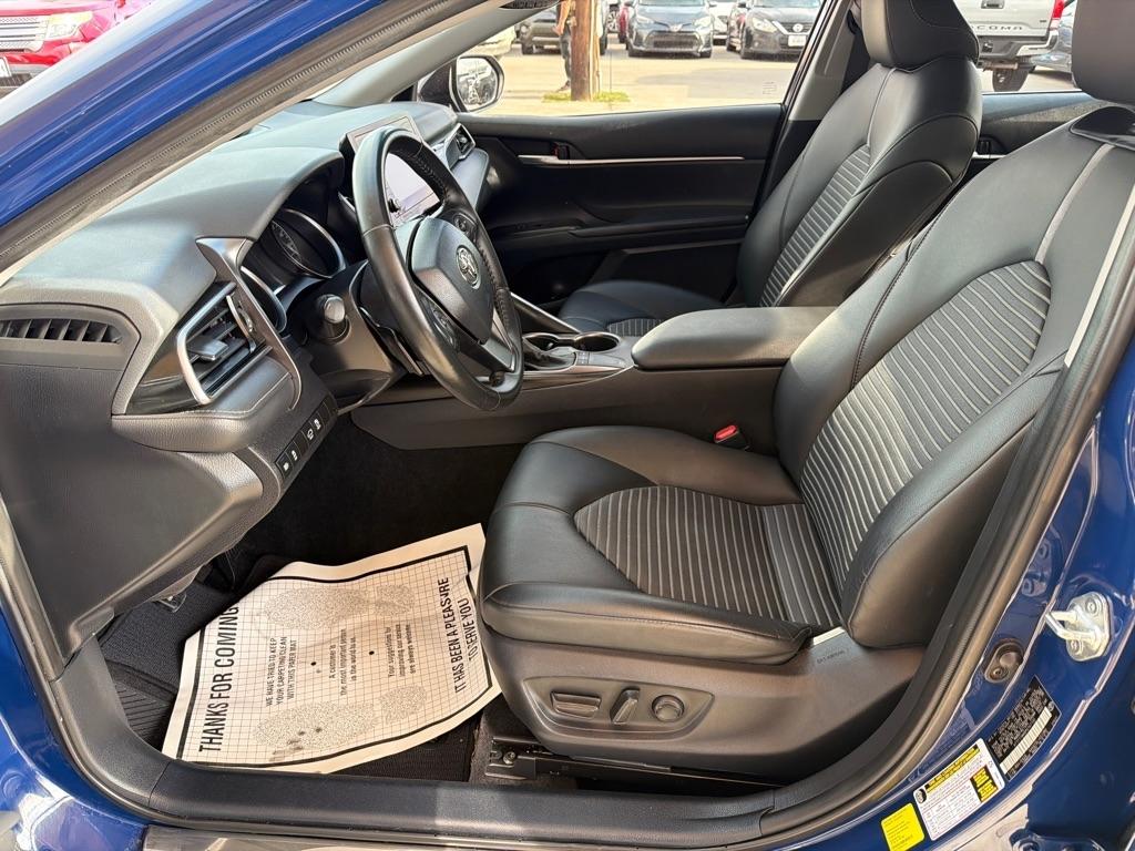 Toyota Camry SE 2023