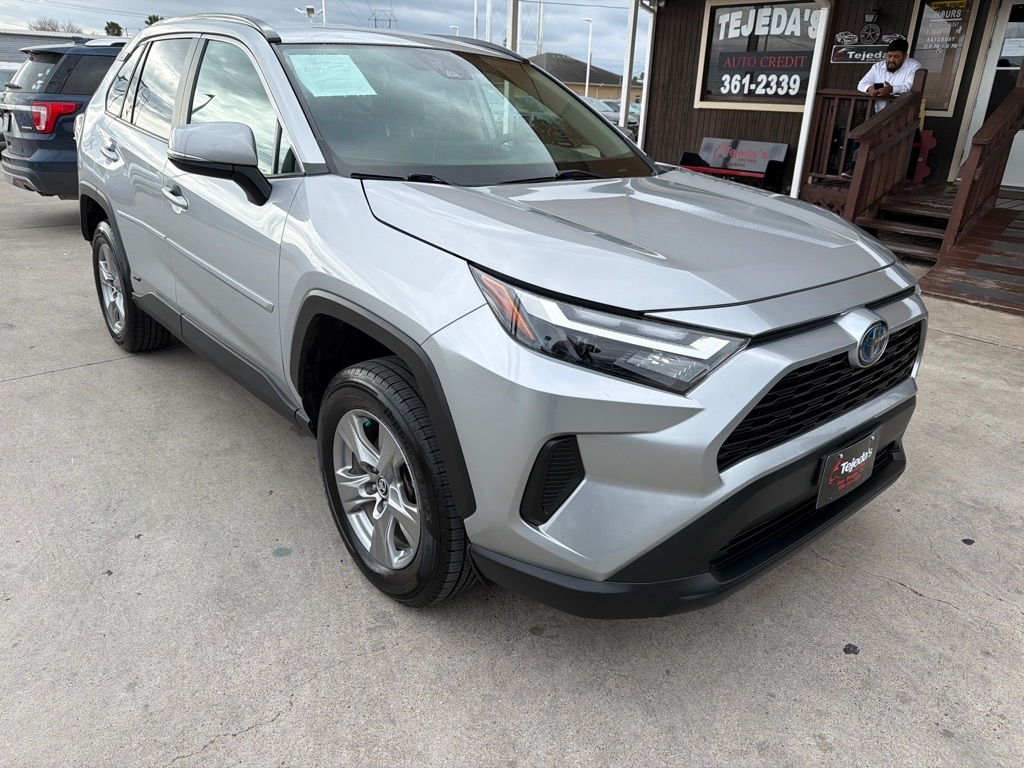 Toyota RAV4 Hybrid XLE 2024