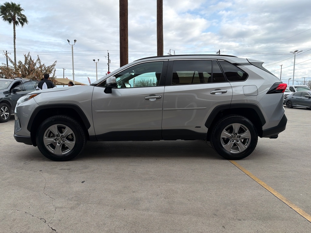 Toyota RAV4 Hybrid XLE 2024