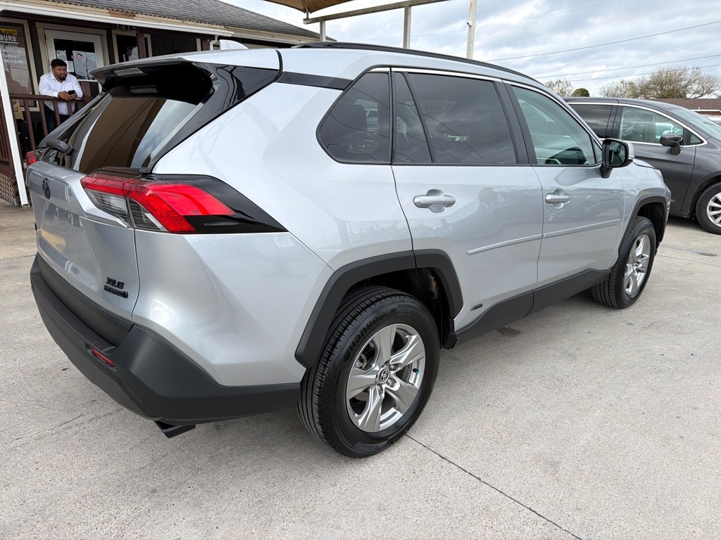 Toyota RAV4 Hybrid XLE 2024