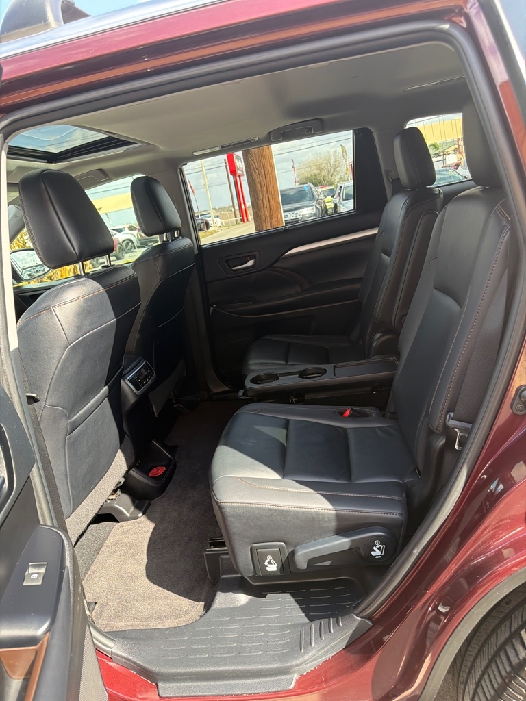 Toyota Highlander SE AWD V6 2019