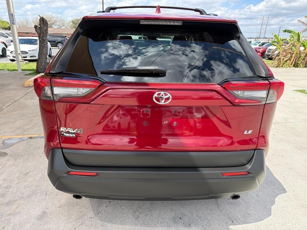 Toyota RAV4 LE 2020
