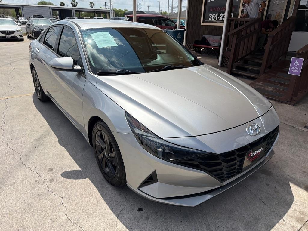 Hyundai Elantra SEL 2021