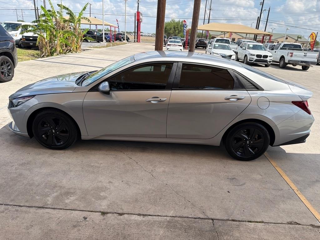 Hyundai Elantra SEL 2021