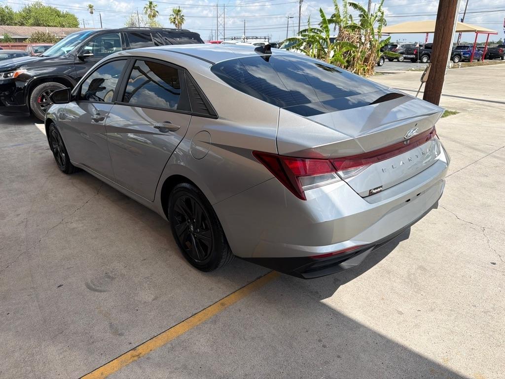 Hyundai Elantra SEL 2021