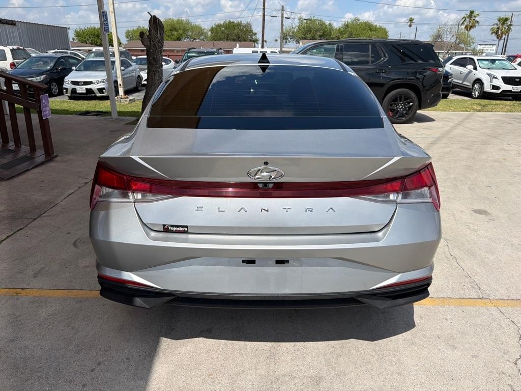 Hyundai Elantra SEL 2021