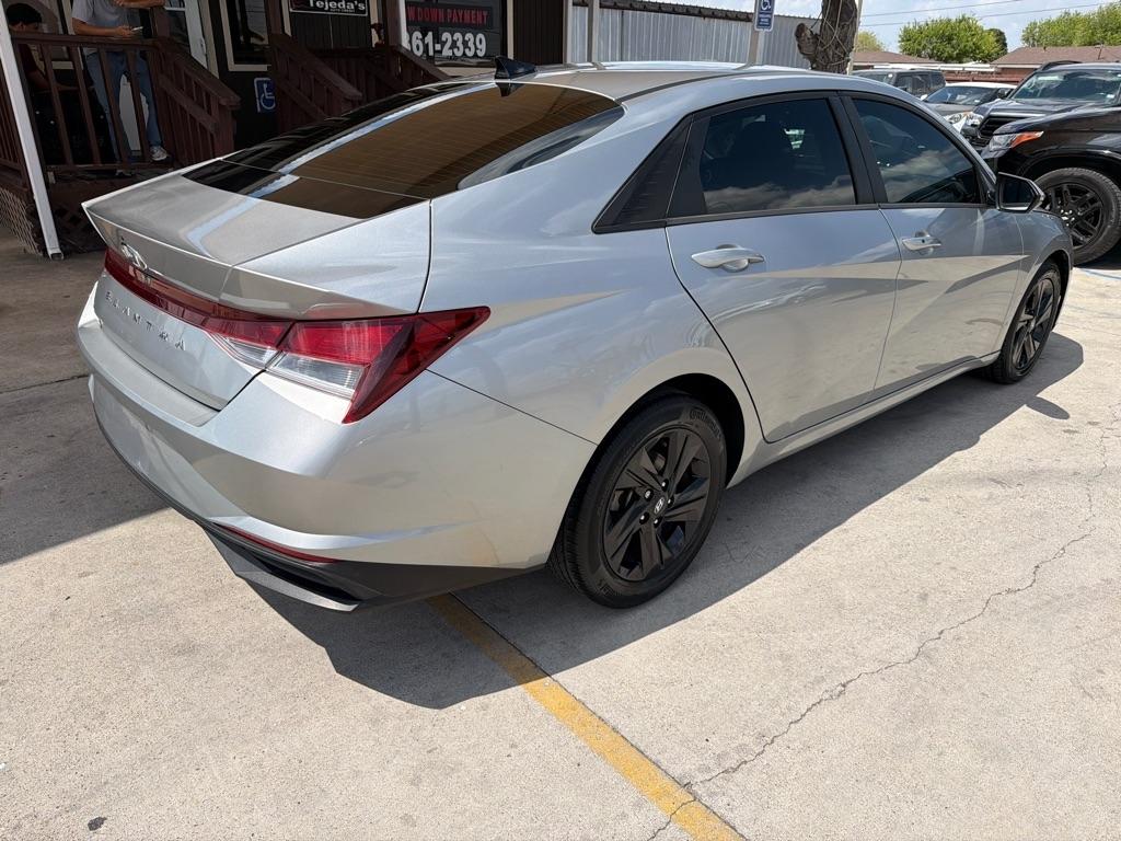 Hyundai Elantra SEL 2021