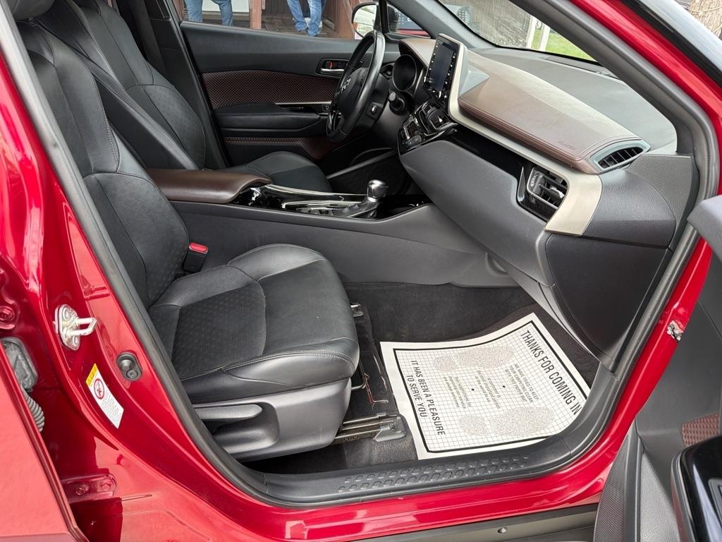 Toyota C-HR XLE 2019