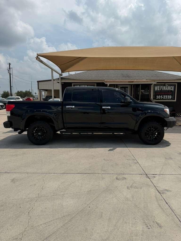 Toyota Tundra  2012