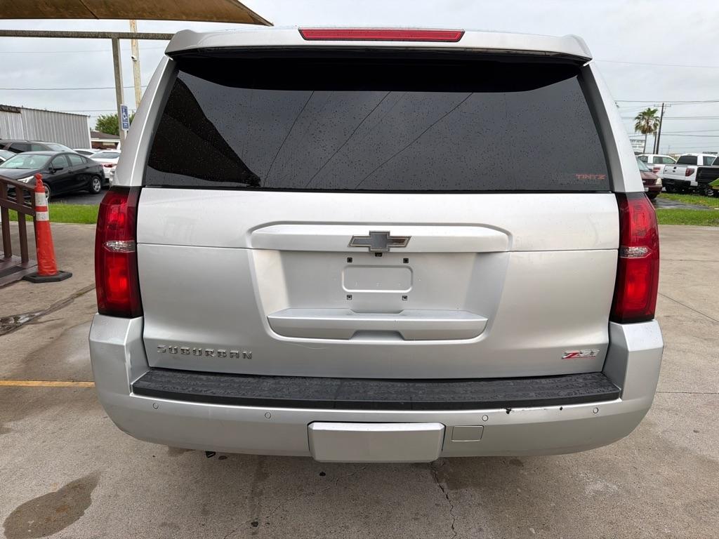 Chevrolet Suburban  2017