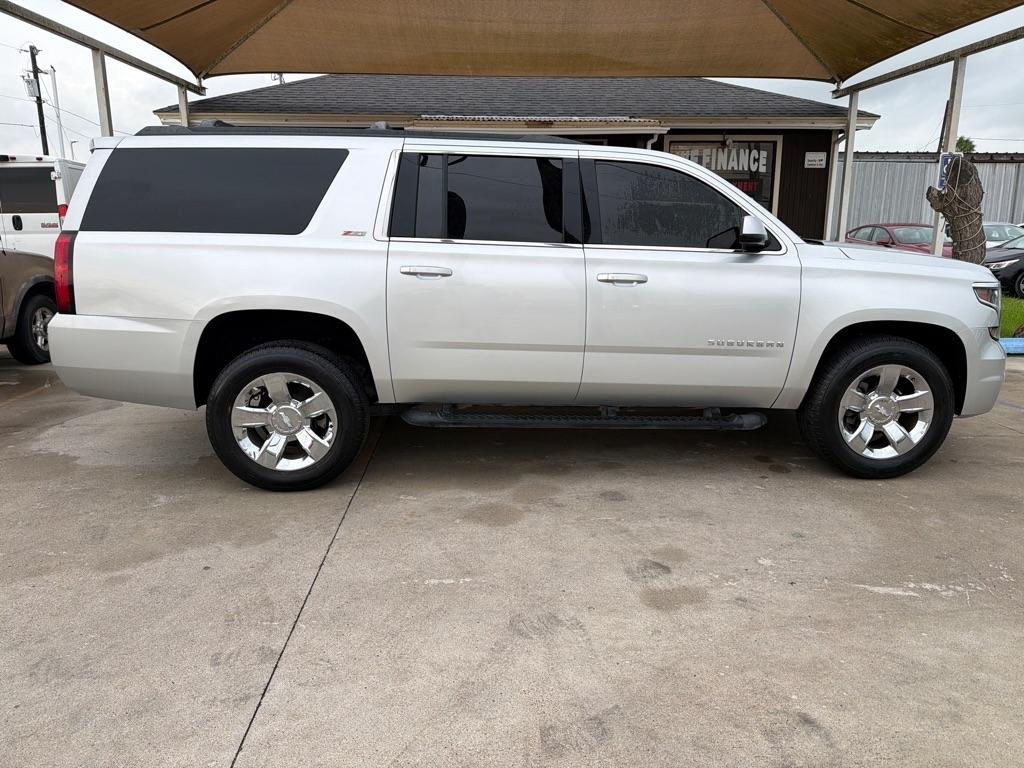 Chevrolet Suburban  2017