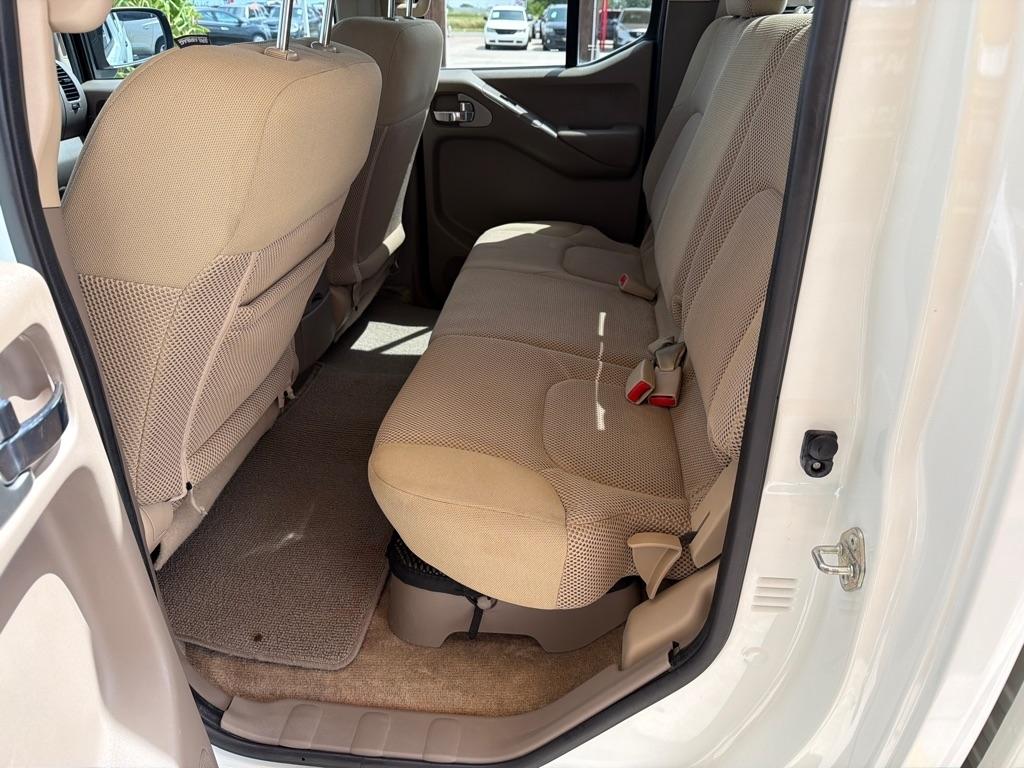 Nissan Frontier S Crew Cab 5AT 2WD 2017