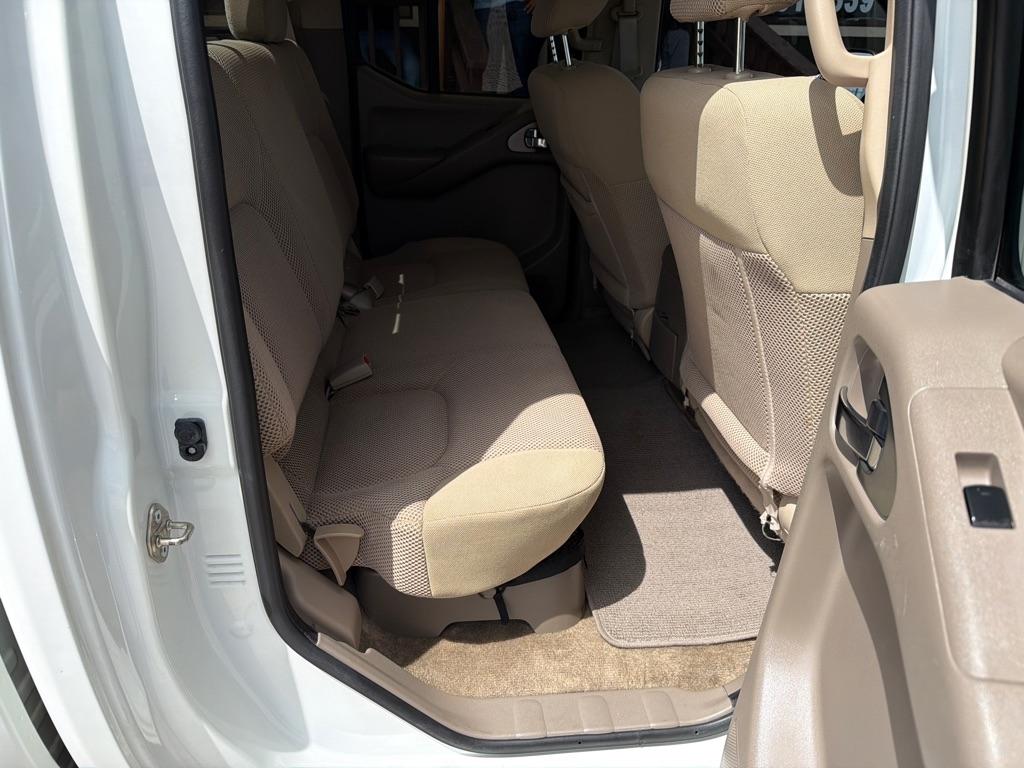 Nissan Frontier S Crew Cab 5AT 2WD 2017