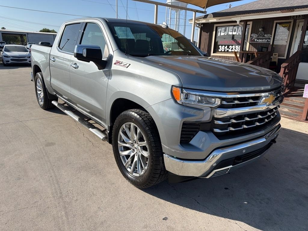 Chevrolet Silverado 1500 LTZ Crew Cab 4WD 2023