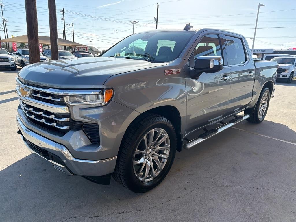 Chevrolet Silverado 1500 LTZ Crew Cab 4WD 2023
