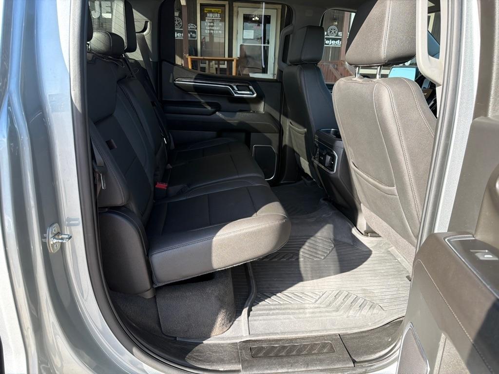 Chevrolet Silverado 1500 LTZ Crew Cab 4WD 2023