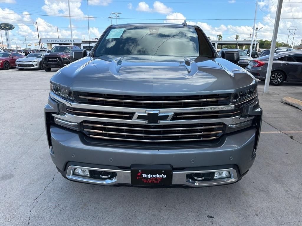 Chevrolet Silverado photo 2