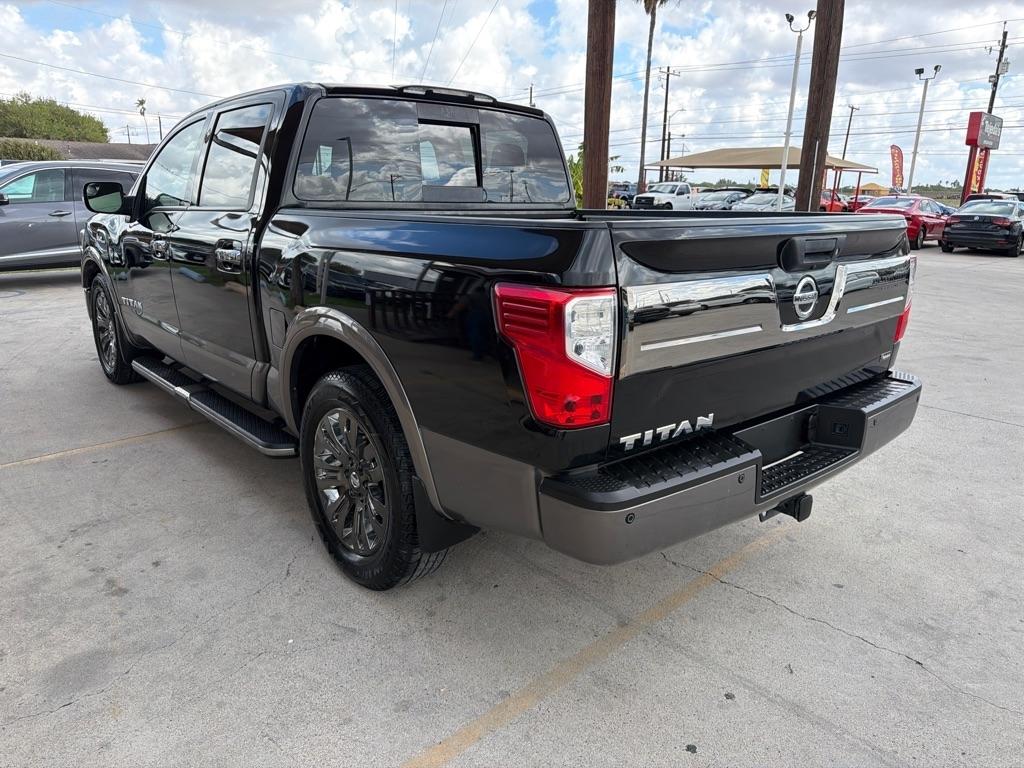 Nissan Titan SV Crew Cab 2WD 2017