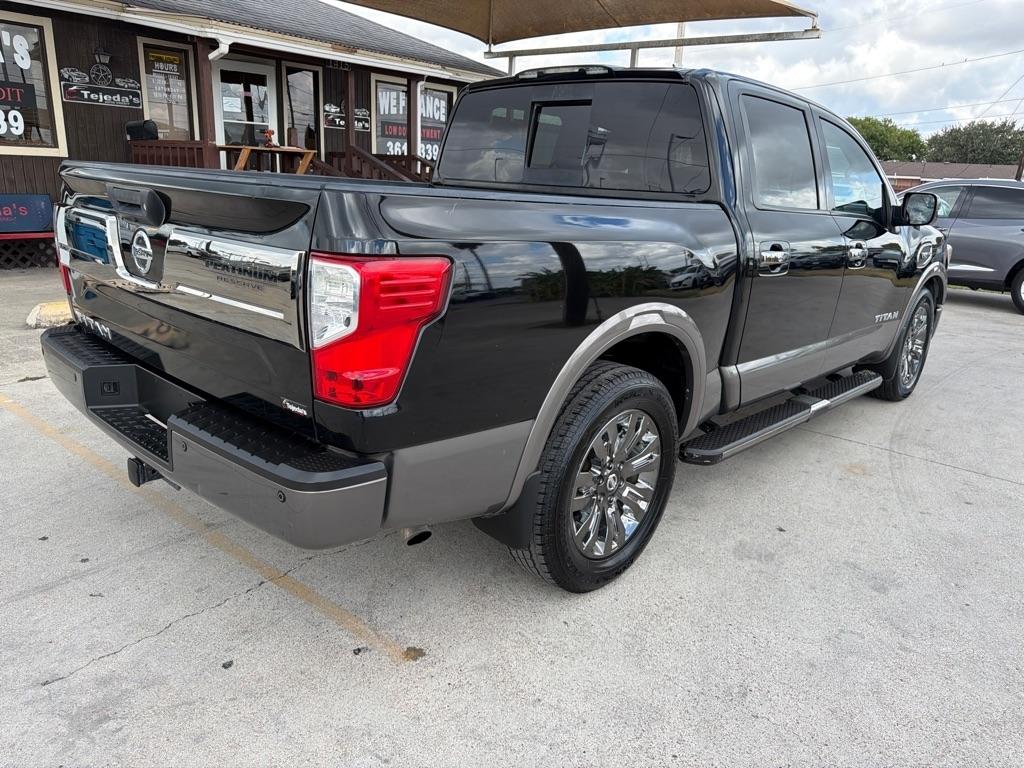 Nissan Titan SV Crew Cab 2WD 2017