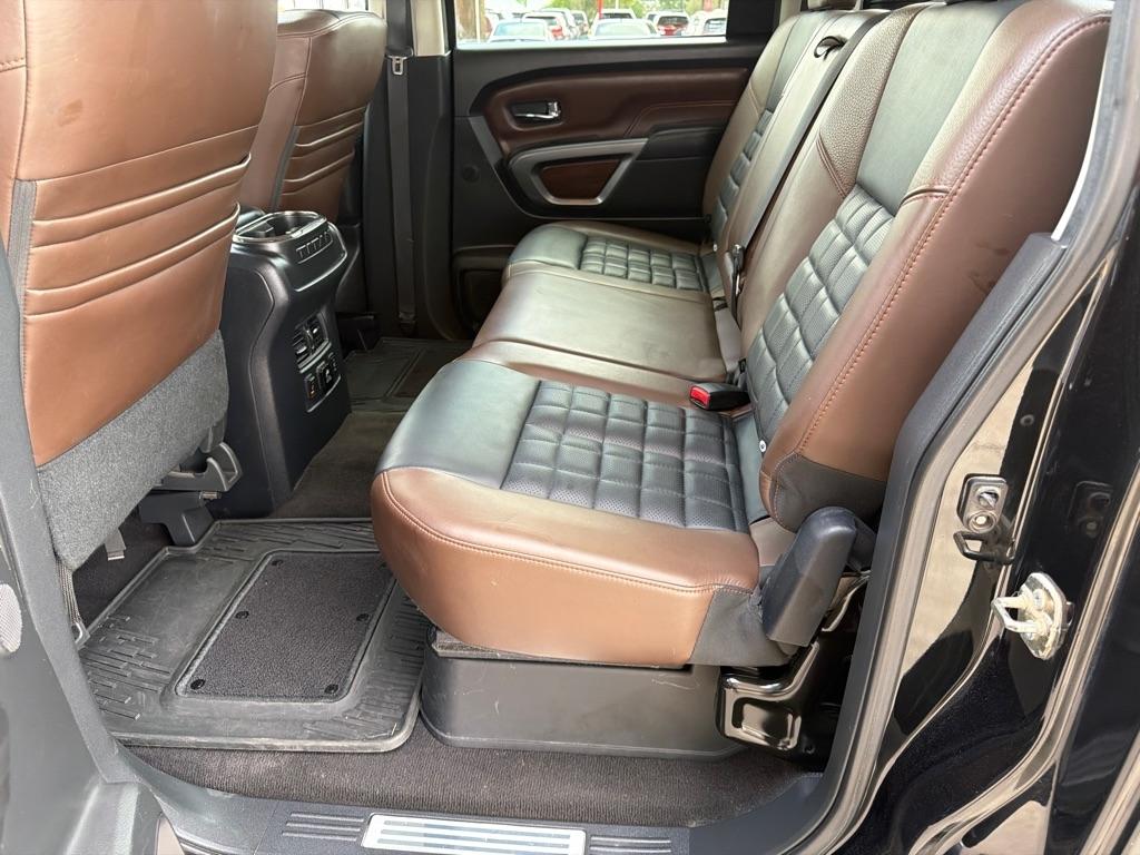 Nissan Titan SV Crew Cab 2WD 2017