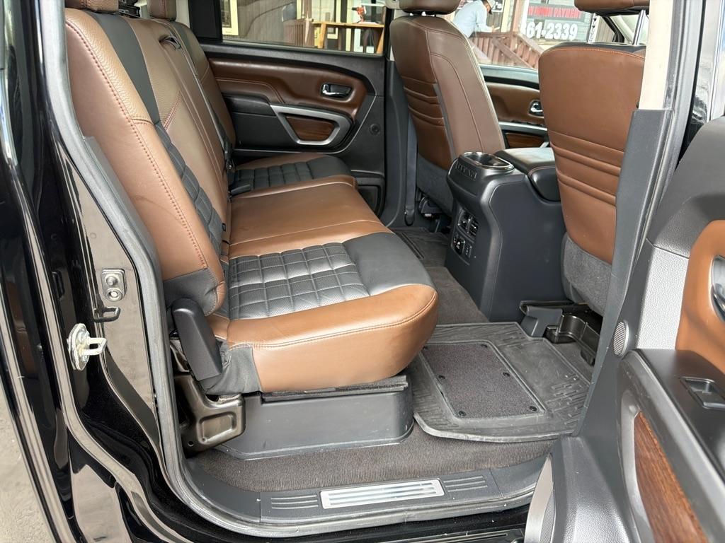 Nissan Titan SV Crew Cab 2WD 2017